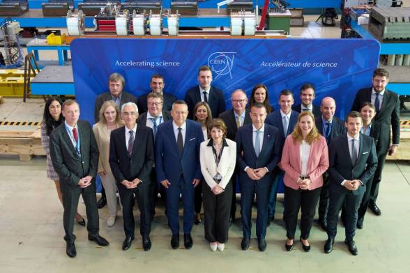 Súčasťou vládnej delegácie v CERN-e bol aj predseda SAV Martin Venhart